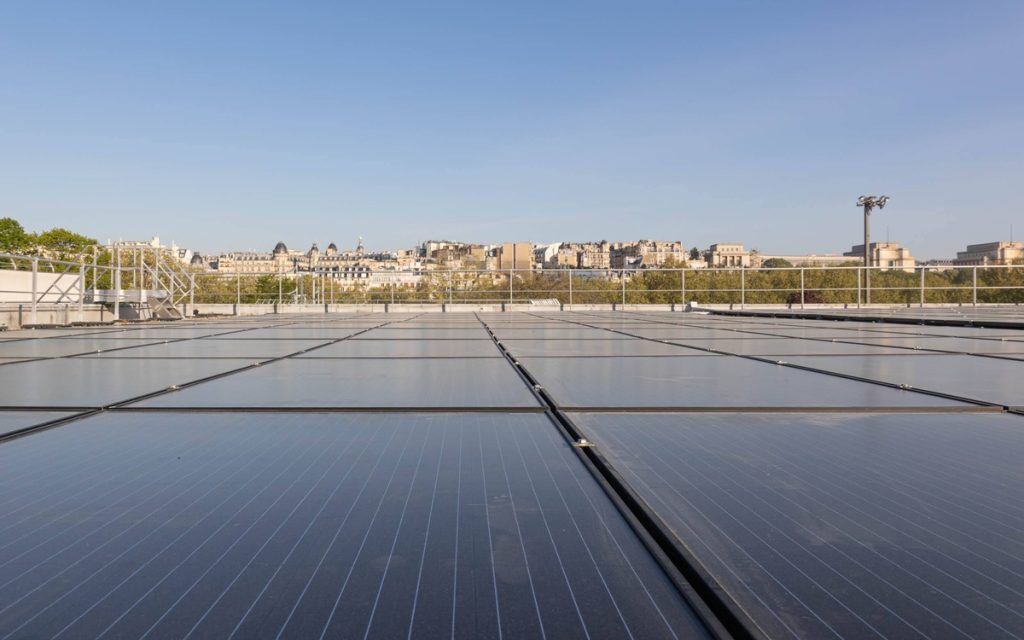 découvrez la centrale solaire de paris, un projet innovant dédié à la production d'énergie verte et durable. apprenez comment cette installation contribue à l'écologie urbaine et à la transition énergétique de la capitale française.