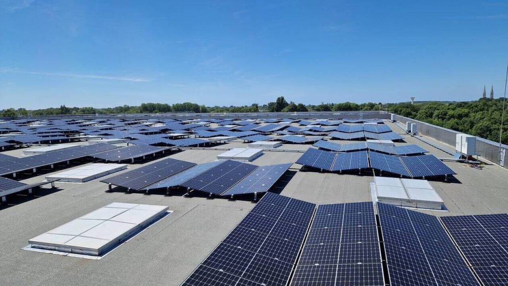 découvrez comment les panneaux solaires groupés en loire-atlantique permettent de bénéficier d'avantages financiers et écologiques. rejoignez une initiative qui favorise l'énergie renouvelable tout en réduisant vos factures d'électricité.